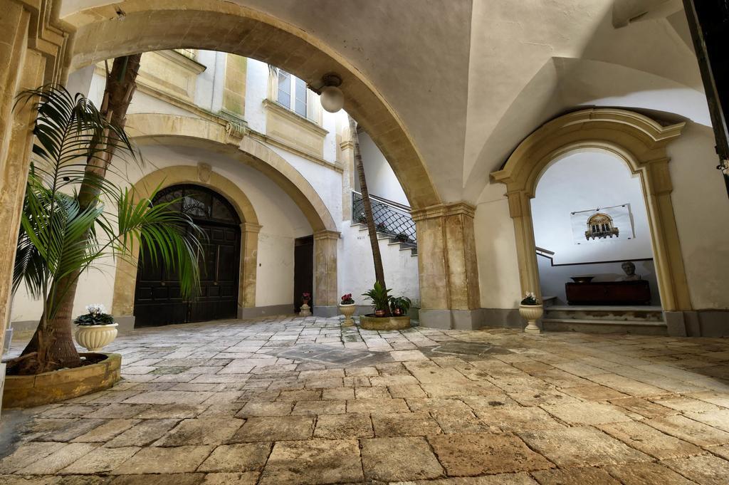 Bed and Breakfast Palazzo Guido Лечче Екстер'єр фото